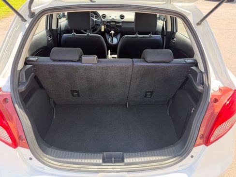 Used 2011 MAZDA MAZDA2 Sport FWD image 11