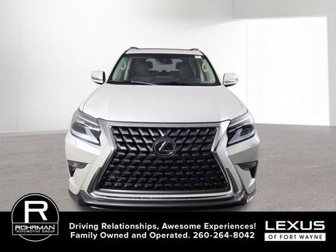 Used 2023 Lexus GX 460 Premium w/ Accessory Package image 3