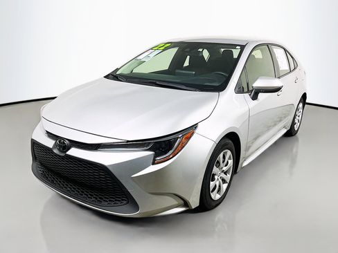 Used 2022 Toyota Corolla LE image 10