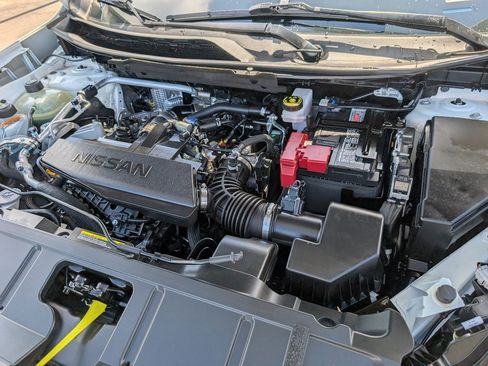 Used 2025 Nissan Rogue S FWD image 20