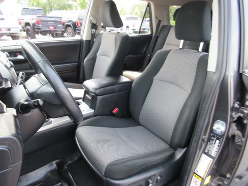 Used 2019 Toyota 4Runner SR5 RWD image 17