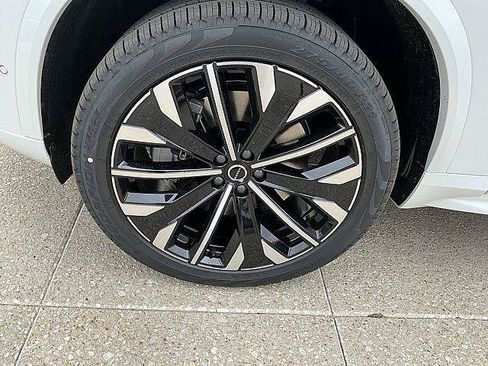 New 2026 Volvo XC90 T8 Plus w/ Protection Package AWD/4WD image 12