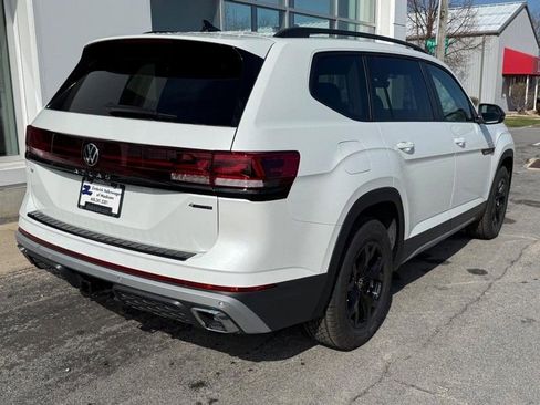 New 2026 Volkswagen Atlas Peak Edition AWD/4WD image 3
