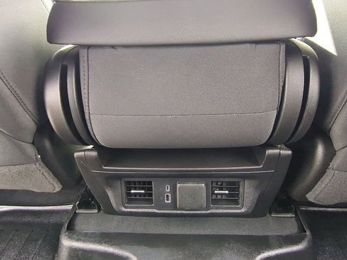 Used 2025 Chevrolet Silverado 1500 LT AWD/4WD image 21