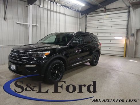 Used 2020 Ford Explorer XLT w/ Equipment Group 202A image 1