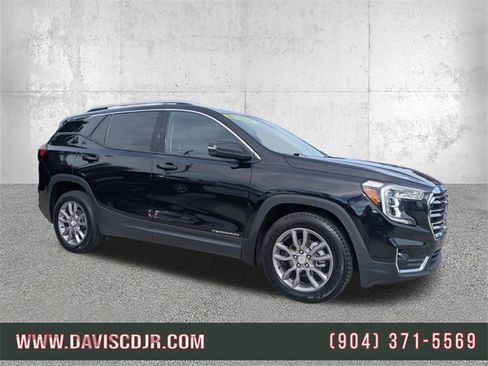 Used 2023 GMC Terrain SLT image 1