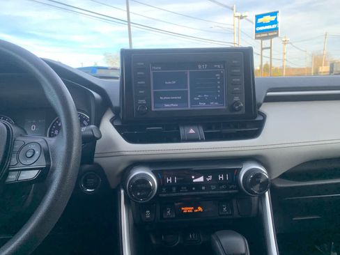 Used 2019 Toyota RAV4 XLE image 26