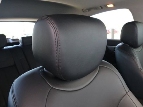 Used 2017 INFINITI QX70 AWD w/ Premium Package image 49