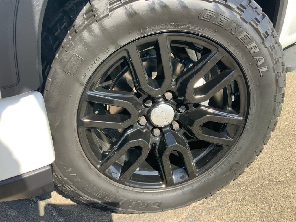 Used 2022 GMC Sierra 1500 AT4 w/ AT4 Premium Package AWD/4WD image 12