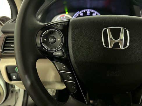 Used 2017 Honda Accord EX-L image 19