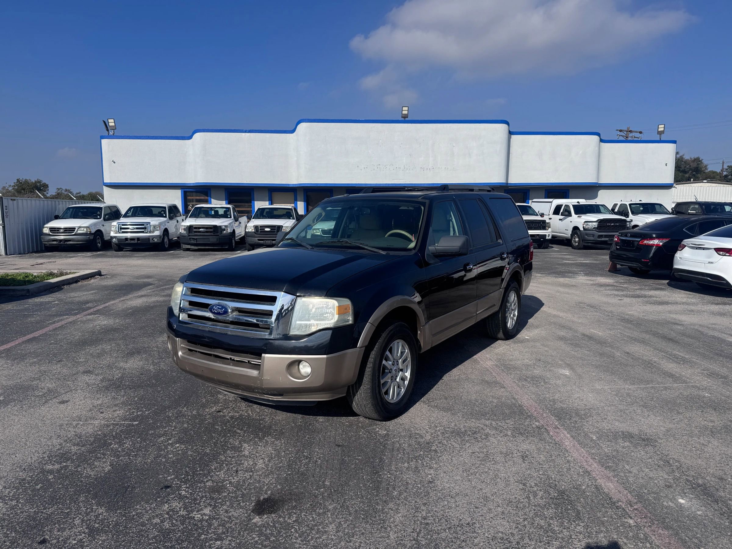 Used 2013 Ford Expedition 2WD image 1