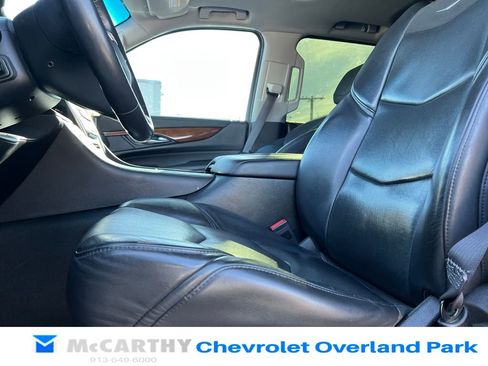 Used 2017 Cadillac Escalade Premium Luxury image 10