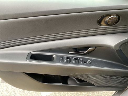 Used 2025 Hyundai Elantra Sport image 18