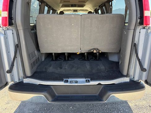Used 2016 GMC Savana 3500 LT w/ LT Preferred Equipment Group RWD image 25