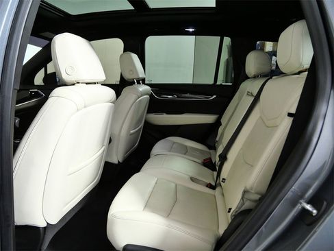 Used 2022 Cadillac XT6 Sport image 14