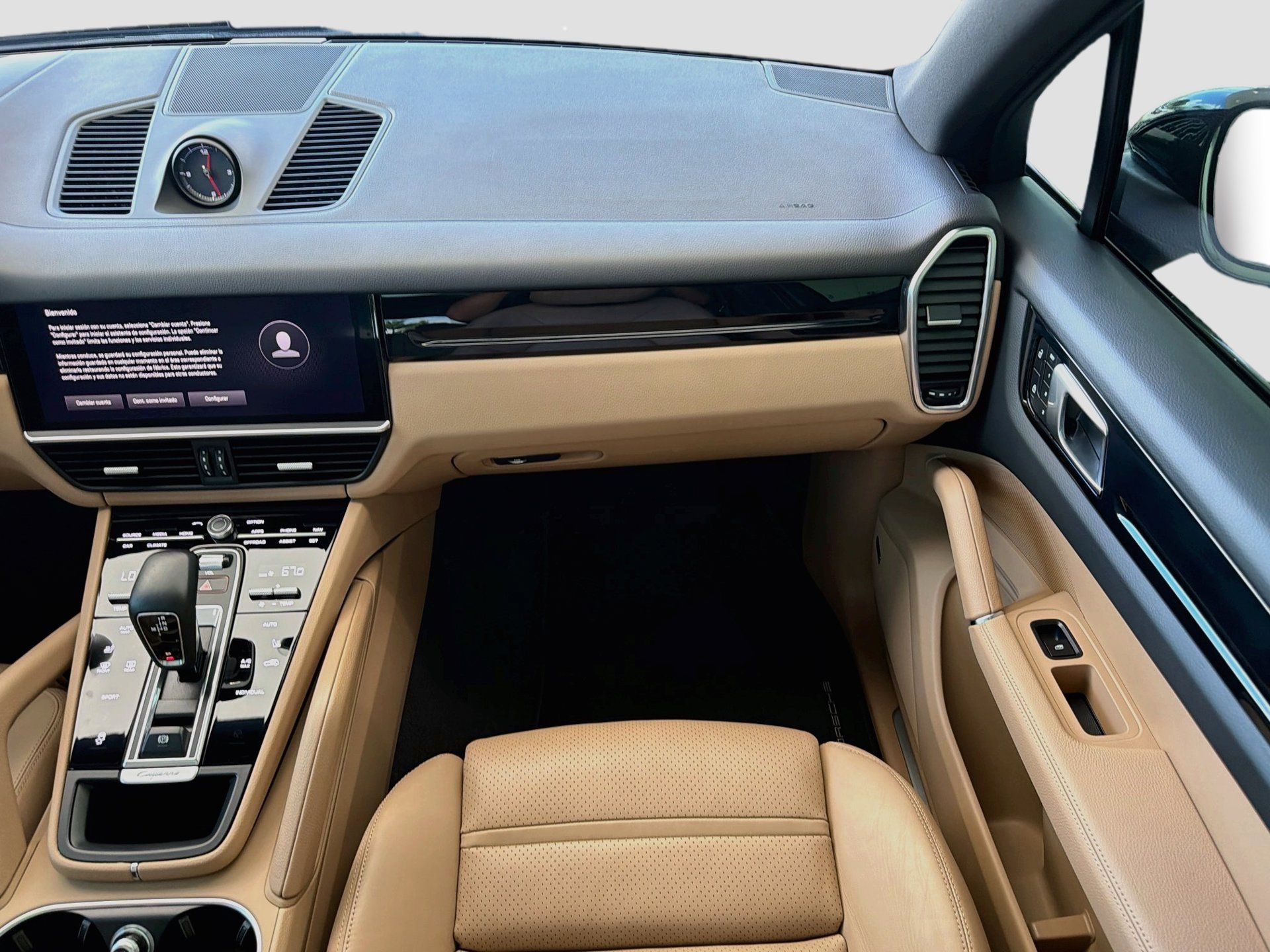 Used 2022 Porsche Cayenne AWD/4WD image 18