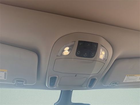 Used 2024 Chrysler Pacifica Touring-L w/ Uconnect Theater Family Group image 20