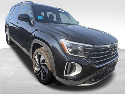 Used 2025 Volkswagen Atlas SE FWD image 19
