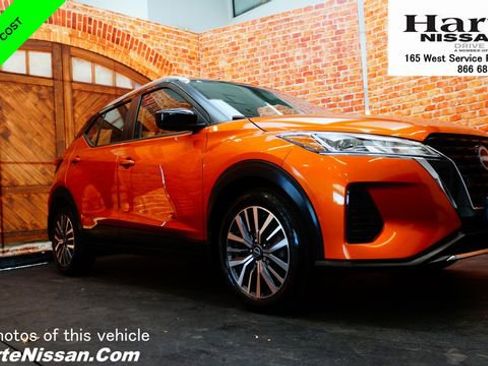 Certified 2024 Nissan Kicks SV image 1