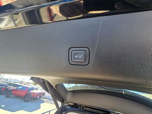 Used 2020 Chevrolet Traverse Premier w/ Redline Edition image 24