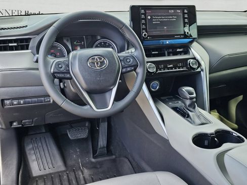 Used 2021 Toyota Venza LE AWD/4WD image 35