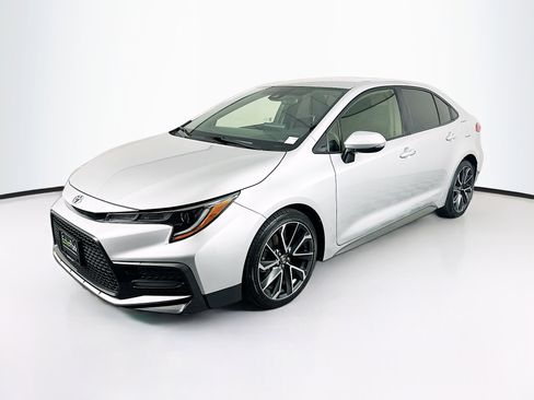 Used 2022 Toyota Corolla SE image 3