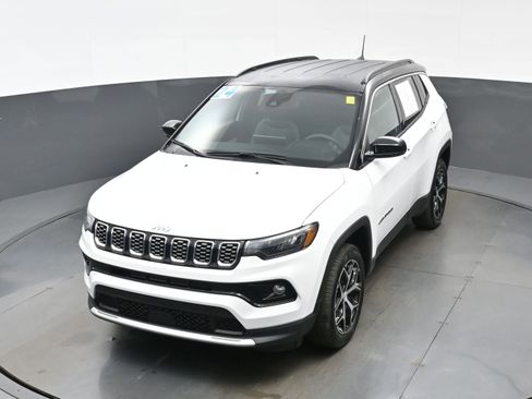 Used 2024 Jeep Compass Limited AWD/4WD image 35