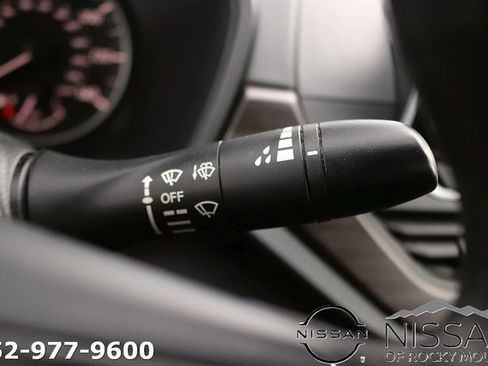 Used 2024 Nissan Altima 2.5 SV image 23