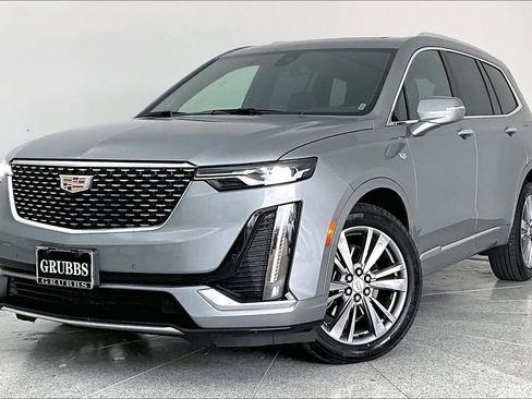 Used 2025 Cadillac XT6 Premium Luxury image 15