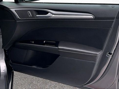 Used 2013 Ford Fusion SE image 27