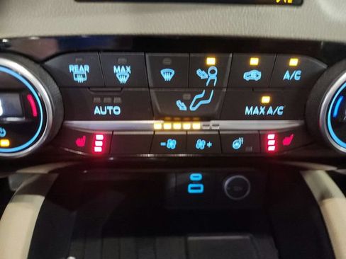 Used 2021 Ford Escape SEL FWD image 17