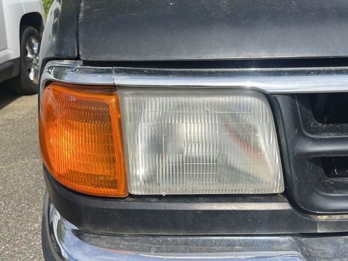 Used 1993 Ford Ranger XLT RWD image 3
