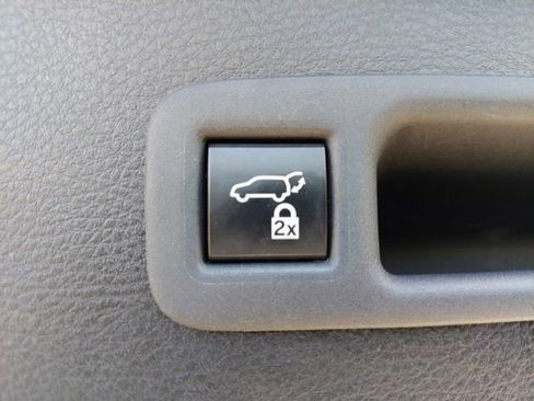 Used 2024 Toyota Sienna XLE w/ XLE Plus Package FWD image 45