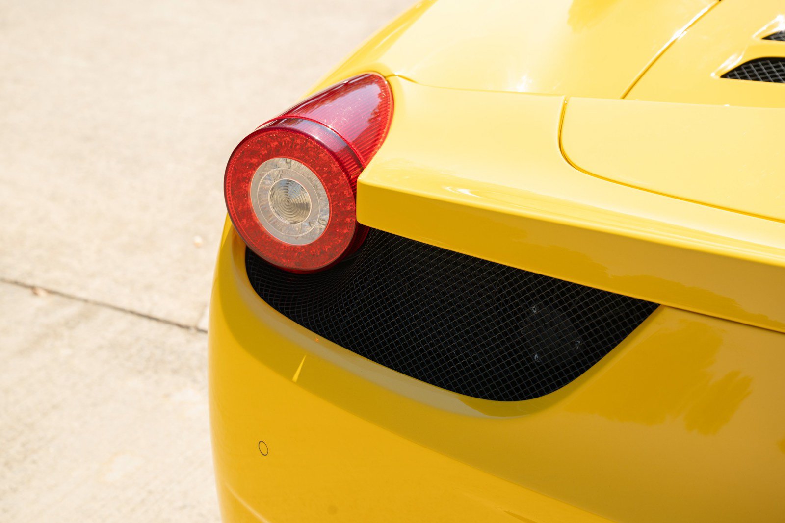 Used 2014 Ferrari 458 Spider RWD image 20