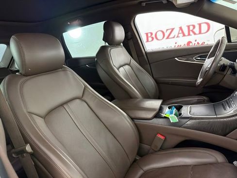 Used 2018 Lincoln MKX Reserve w/ Driver Assistance Package FWD image 16