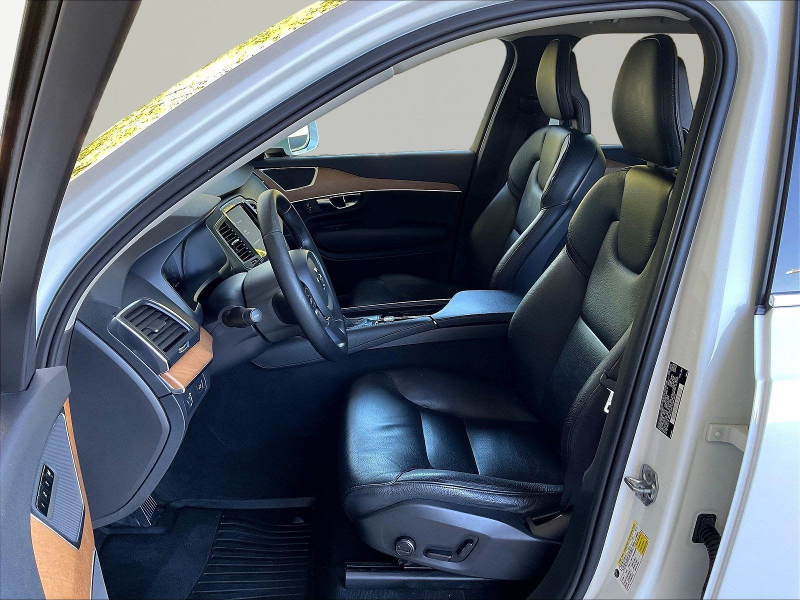 Used 2021 Volvo XC90 T6 Momentum w/ Protection Package Premier AWD/4WD image 21