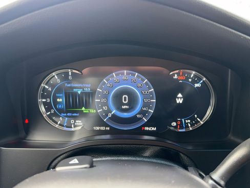 Used 2016 Cadillac Escalade Luxury image 10