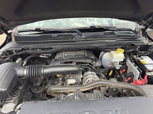 Used 2019 RAM 1500 Laramie image 17