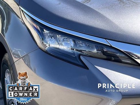 Used 2024 Toyota Sienna LE image 9