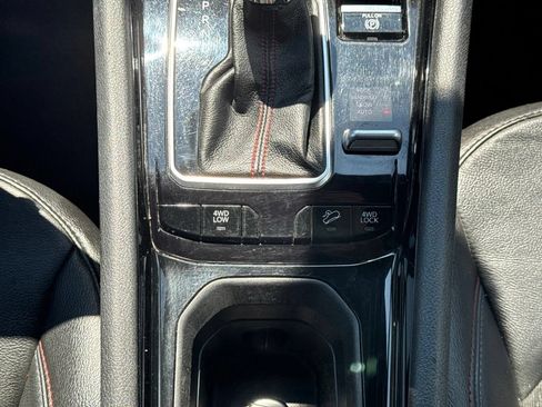 Used 2025 Jeep Compass Trailhawk AWD/4WD image 25