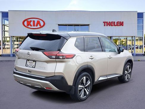 Used 2021 Nissan Rogue Platinum image 4