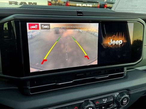 Used 2024 Jeep Wrangler High Altitude image 23