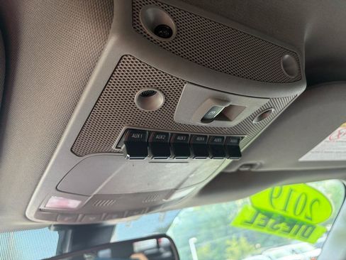 Used 2019 Ford F350 Lariat w/ Lariat Ultimate Package AWD/4WD image 35