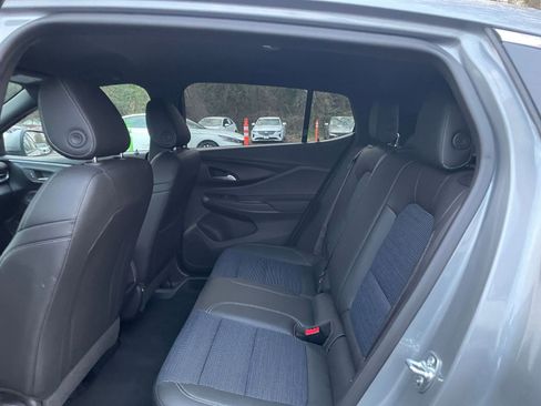 Used 2025 Buick Envista Preferred image 24