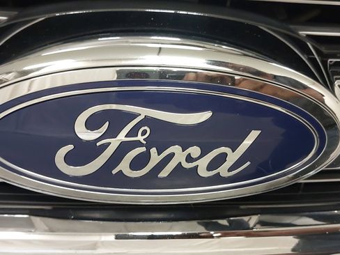 Used 2016 Ford F150 Lariat w/ Equipment Group 502A Luxury AWD/4WD image 31