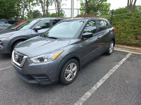 Used 2020 Nissan Kicks S FWD image 1