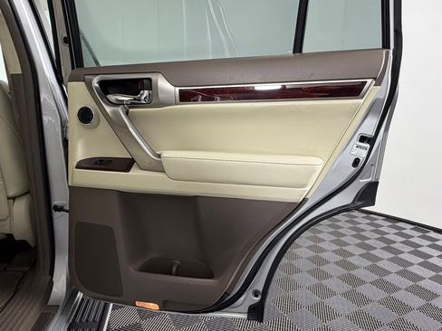 Used 2012 Lexus GX 460 Premium image 16