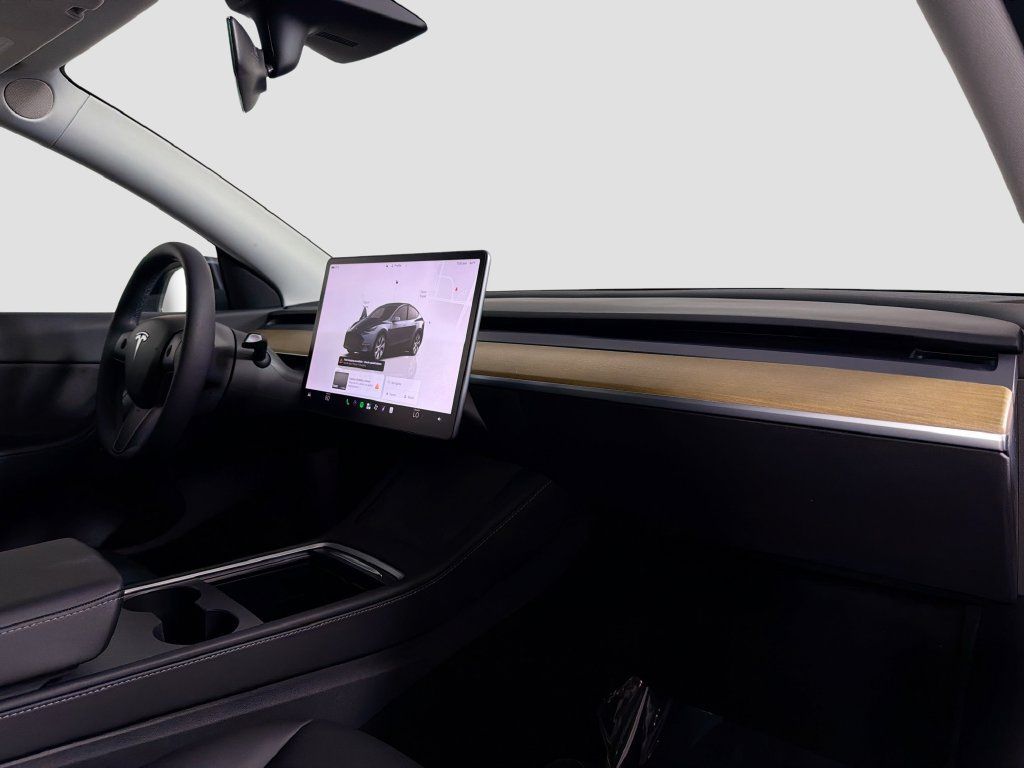 Used 2022 Tesla Model Y Long Range AWD/4WD image 31