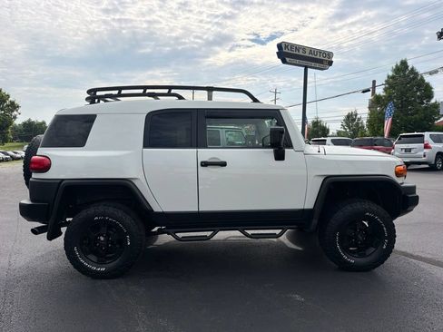 Used 2008 Toyota FJ Cruiser 4WD image 3