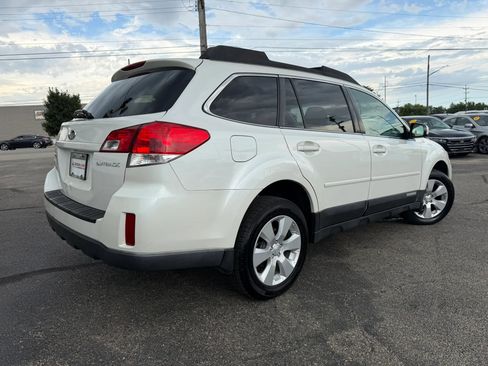 Used 2011 Subaru Outback 2.5i Premium w/ All-Weather Pkg AWD/4WD image 24